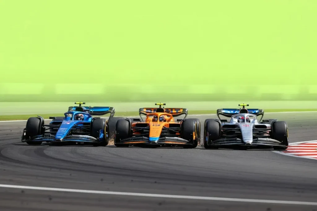 Ф1 2025: решающие финиши и гонки, где всё решалось на последнем круге Ф1 2025: решающие финиши и гонки, где всё решалось на последнем круге